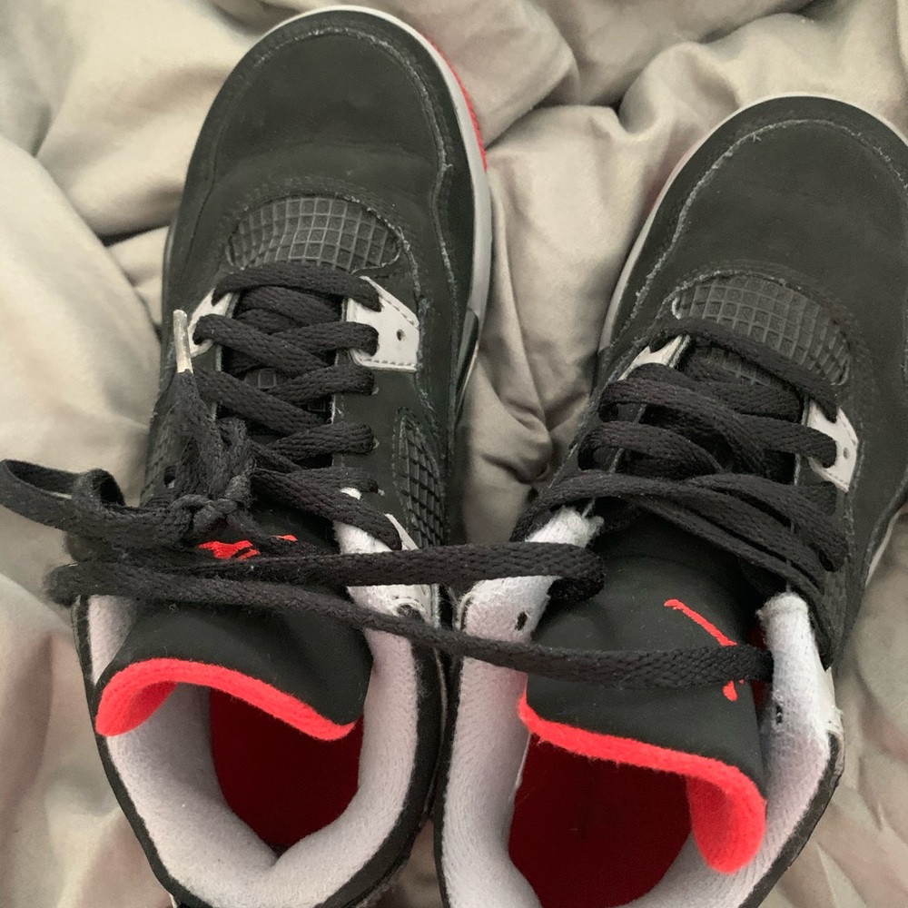 Boys Jordan’s size 1.5